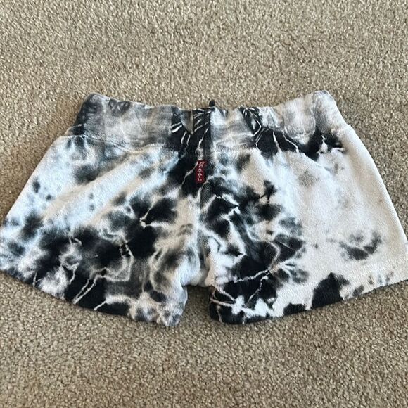 Hard Tail Tie Dye Terry Shorts (black & white), Size Small (7/8) - Picture 3 of 6